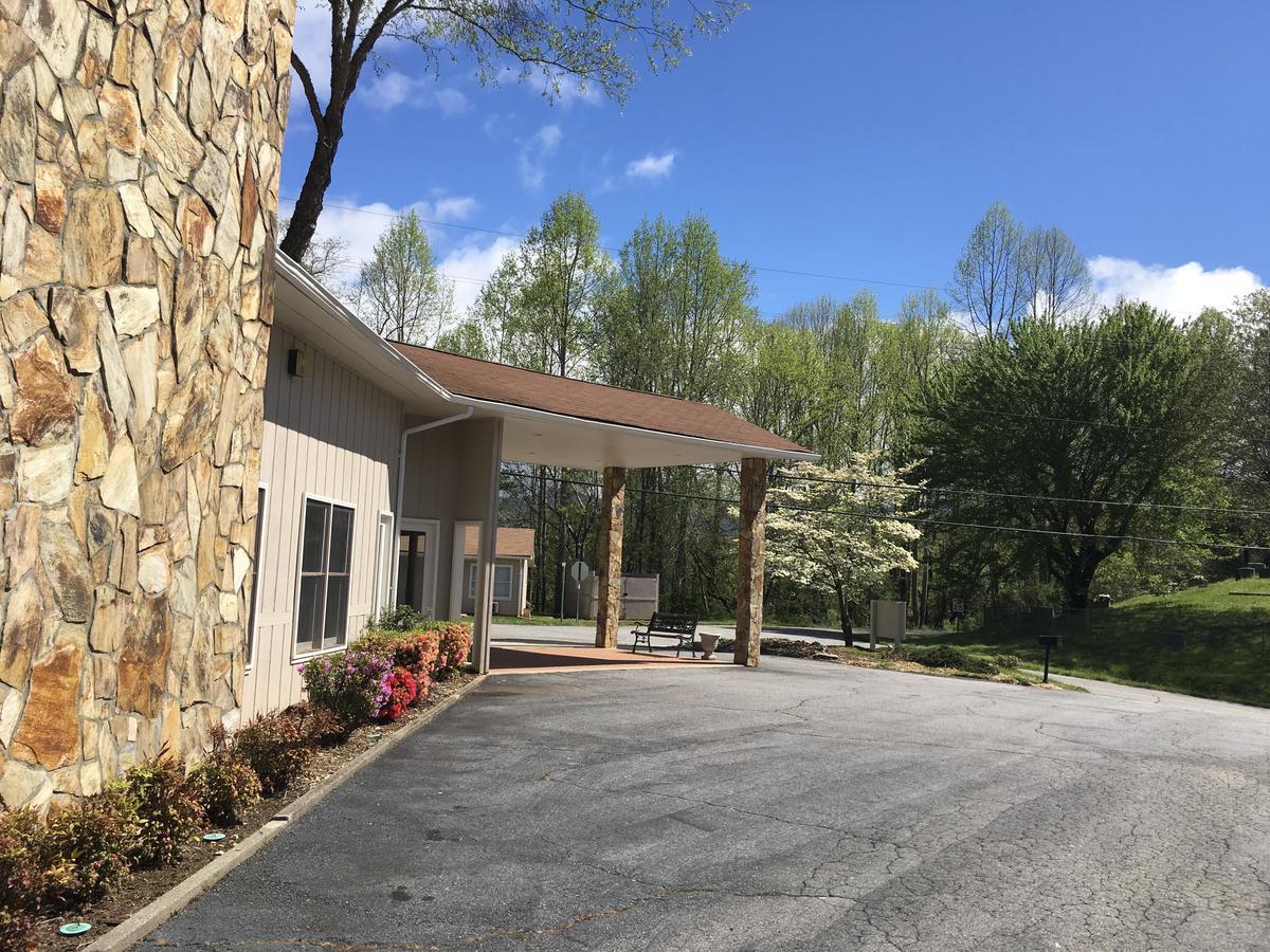 University Inn Cullowhee Eksteriør billede